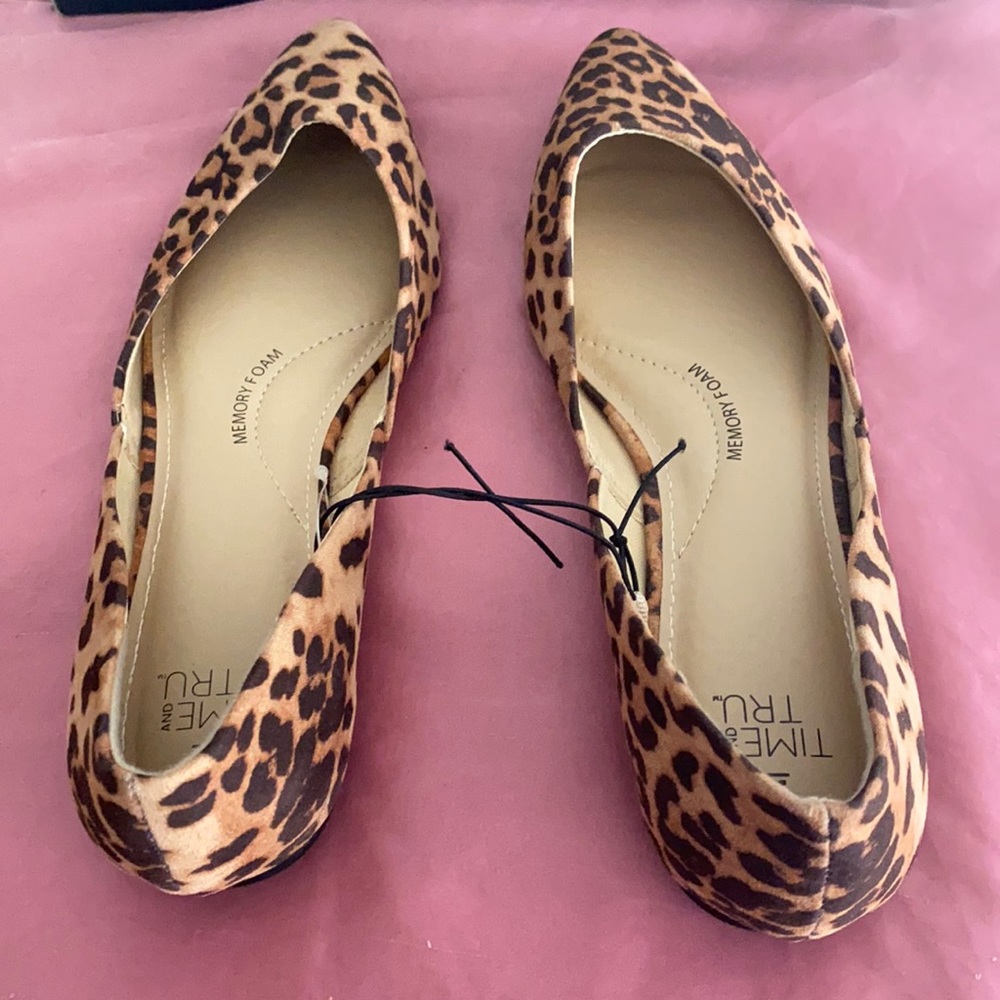 Ladies flats